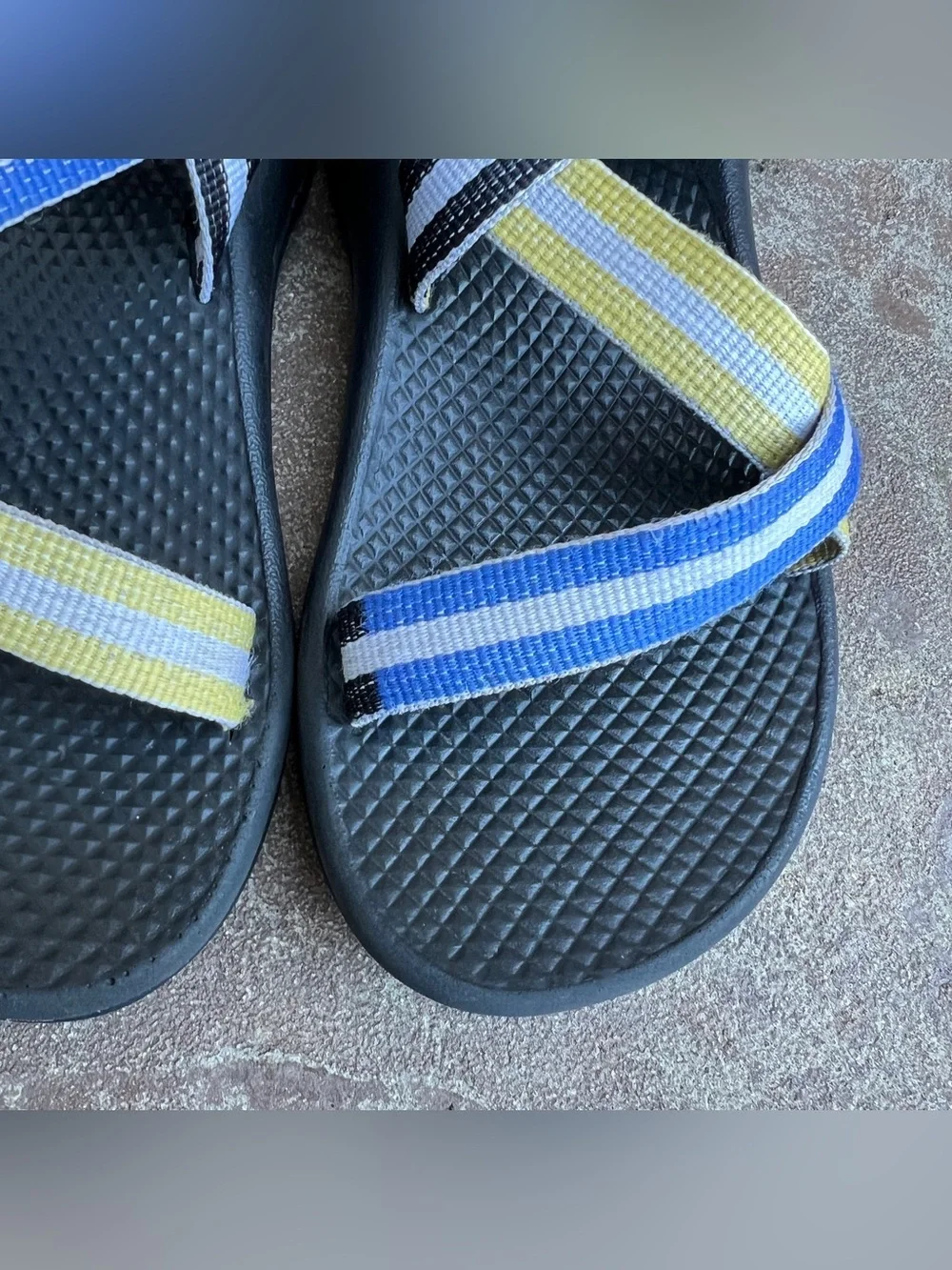 Chaco Kids Sandals in Black with Blue & Yellow Straps Sz 2